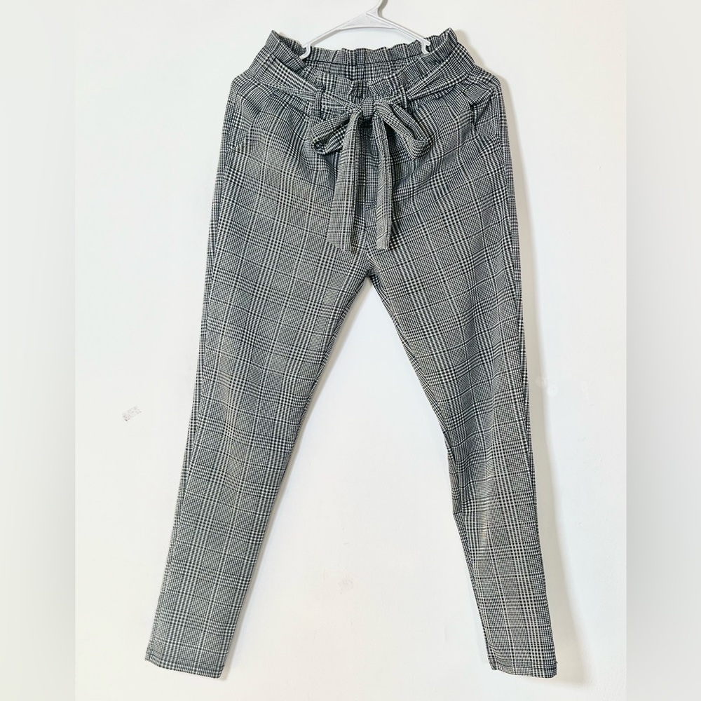 3/$10 🌸 Shosho Black and White Plaid Pants Mock Trousers with Bow Tie